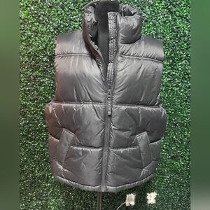 American Eagle Puffer Vest NWT